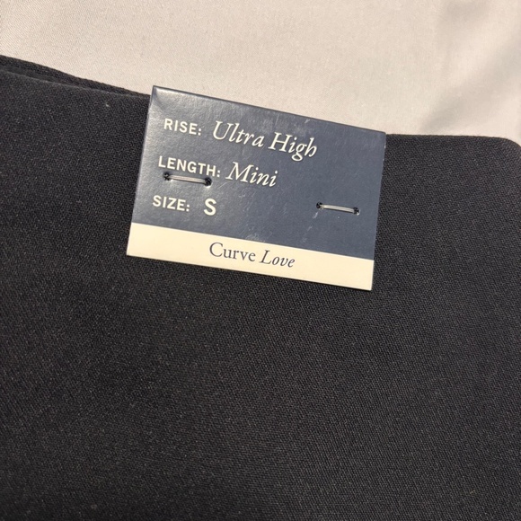 Abercrombie Ultra High Rise Mini Skort Black Size Small - Picture 2 of 5